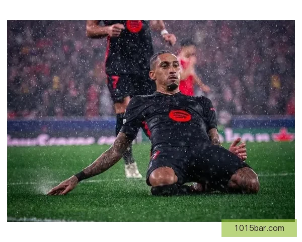 每体：新月给拉菲尼亚四年1亿薪水和1亿转会费，但被球员拒绝